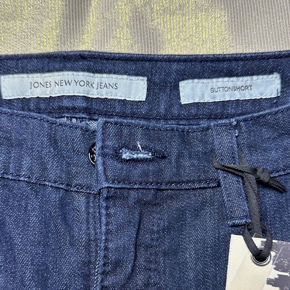 Sutton Short - Picture 4 of 7